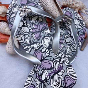 Brighton Flip Flops silver and white Women's size 9-10
